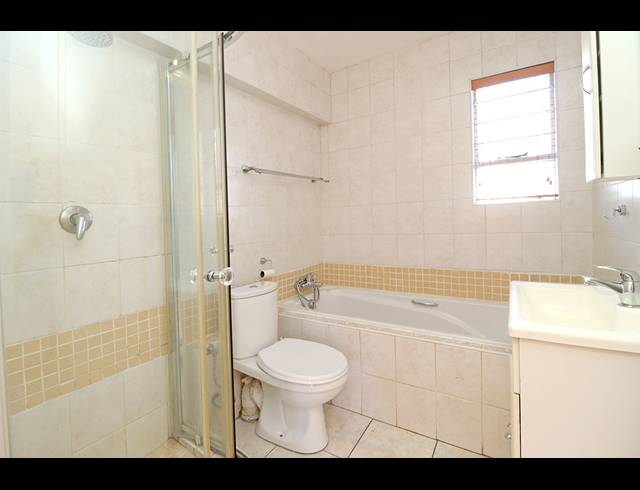 2 BEDROOM TOWNHOUSE FOR SALE IN BEDFORD GARDENS